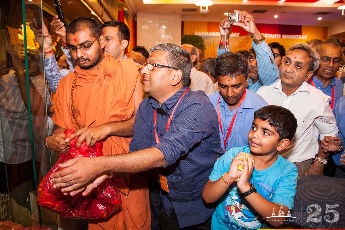 ©1987-2017 SKS Swaminarayan Temple East London